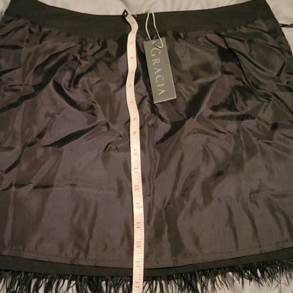 Gracia Black Feathered Mini Skirt - Picture 5 of 6